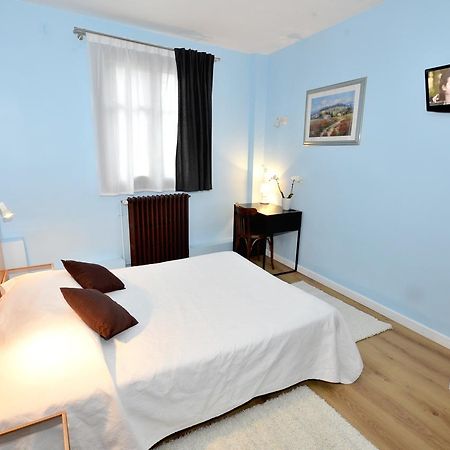 Hotel De L'Ours Куломие Екстериор снимка