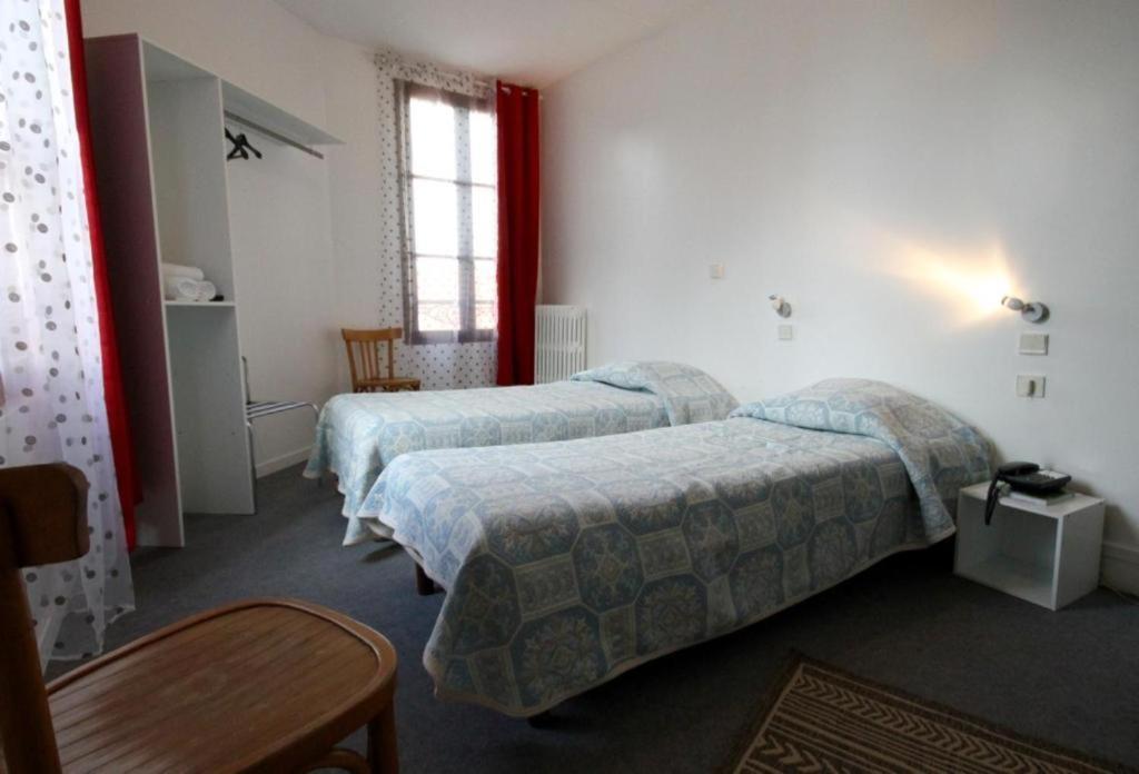 Hotel De L'Ours Куломие Екстериор снимка