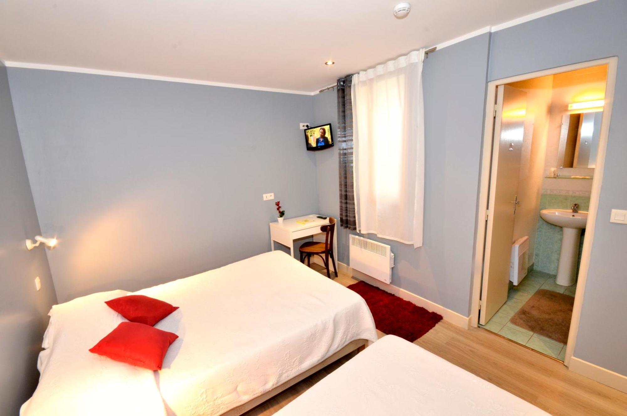 Hotel De L'Ours Куломие Екстериор снимка