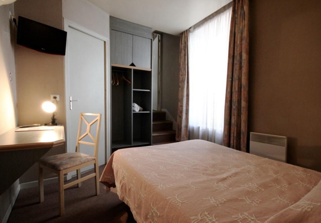 Hotel De L'Ours Куломие Екстериор снимка